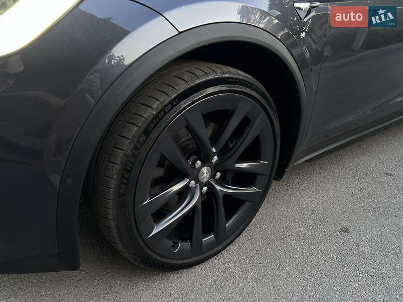 Позашляховик / Кросовер Tesla Model X 2019 в Харкові