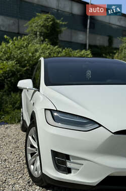 Внедорожник / Кроссовер Tesla Model X 2016 в 