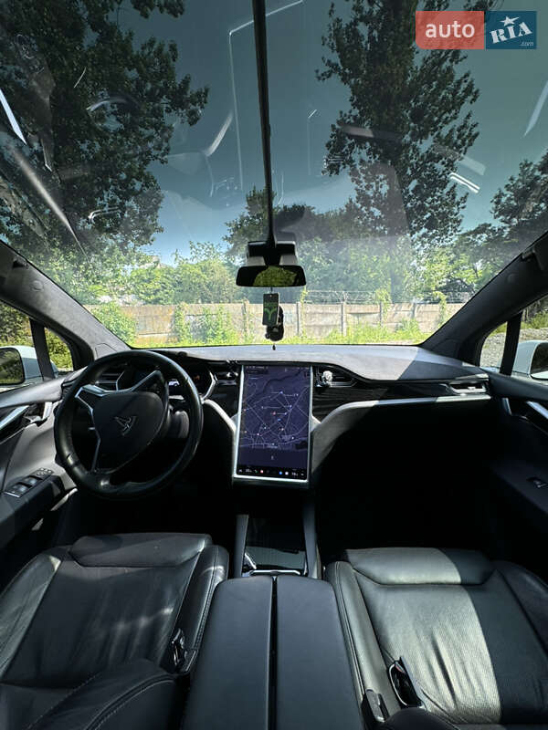 Позашляховик / Кросовер Tesla Model X 2016 в Івано-Франківську