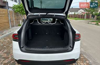 Позашляховик / Кросовер Tesla Model X 2018 в 