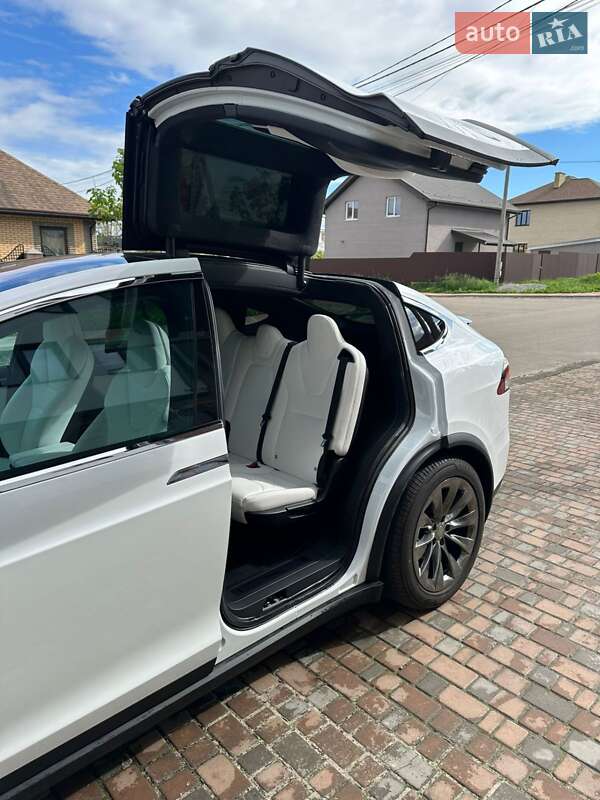 Позашляховик / Кросовер Tesla Model X 2018 в Києві