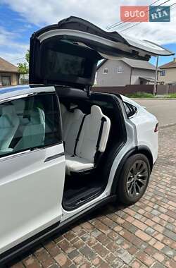 Позашляховик / Кросовер Tesla Model X 2018 в 