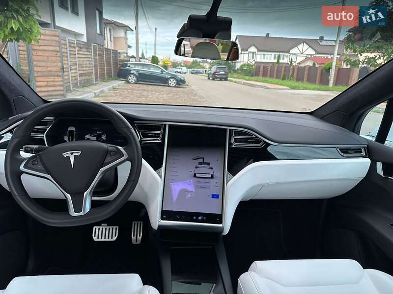 Позашляховик / Кросовер Tesla Model X 2018 в Києві