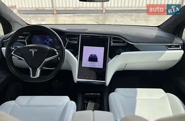 Позашляховик / Кросовер Tesla Model X 2017 в 