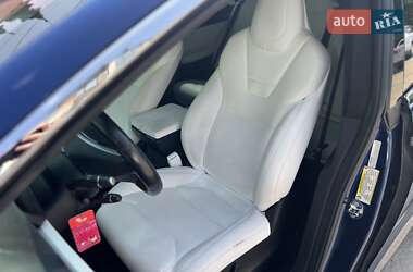 Позашляховик / Кросовер Tesla Model X 2017 в 