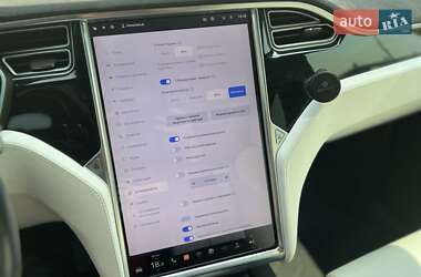 Позашляховик / Кросовер Tesla Model X 2017 в 
