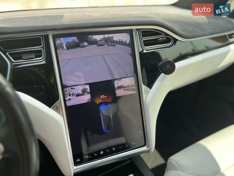 Позашляховик / Кросовер Tesla Model X 2017 в Ужгороді