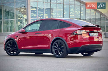 Позашляховик / Кросовер Tesla Model X 2019 в 