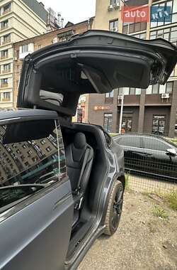 Внедорожник / Кроссовер Tesla Model X 2018 в 