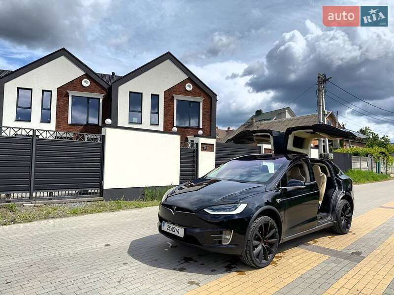 Позашляховик / Кросовер Tesla Model X 2017 в Києві