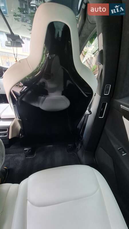Позашляховик / Кросовер Tesla Model X 2017 в Одесі