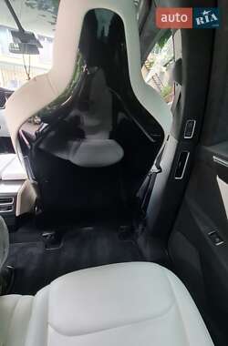 Внедорожник / Кроссовер Tesla Model X 2017 в 
