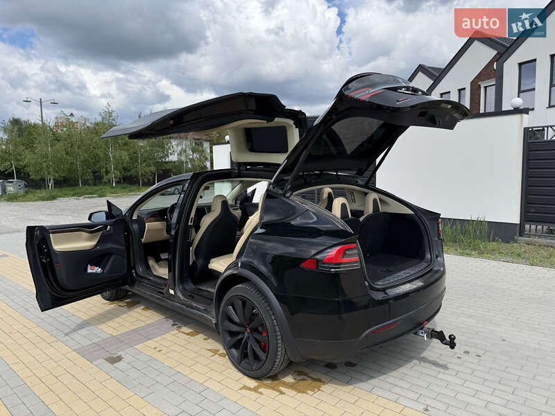Позашляховик / Кросовер Tesla Model X 2017 в Києві