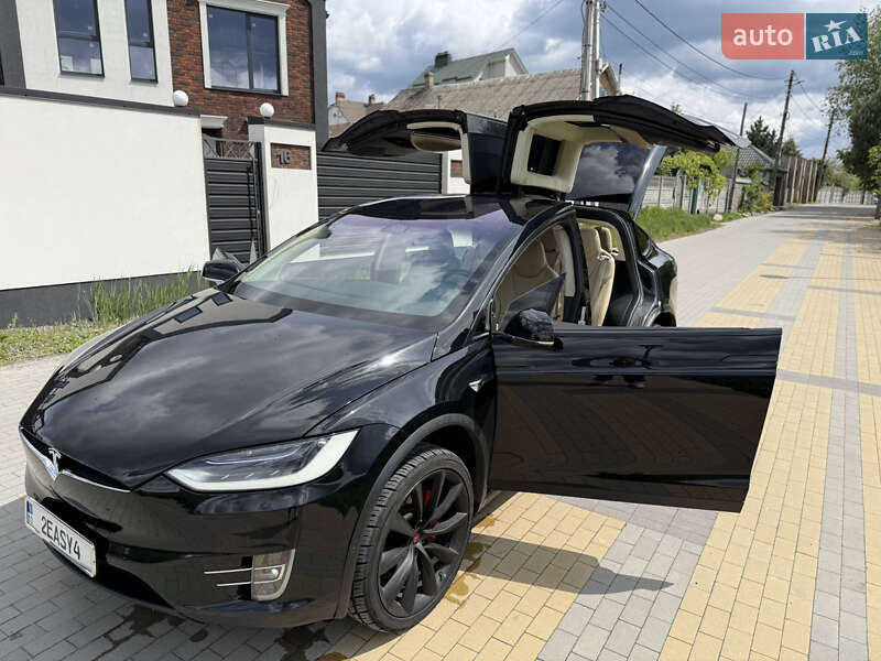 Позашляховик / Кросовер Tesla Model X 2017 в Києві