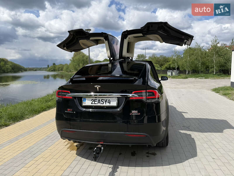 Позашляховик / Кросовер Tesla Model X 2017 в Києві