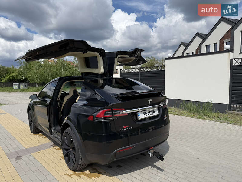 Позашляховик / Кросовер Tesla Model X 2017 в Києві