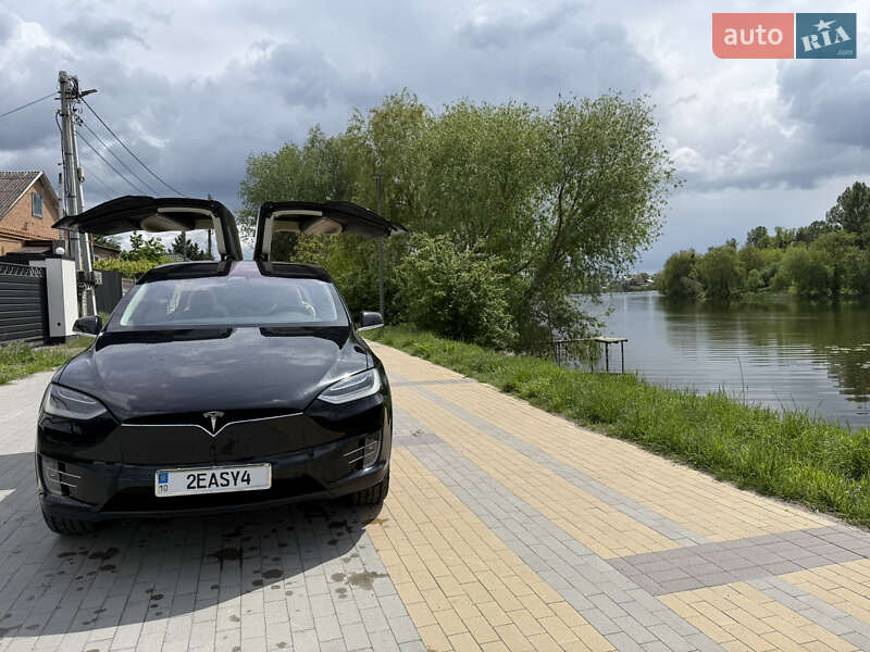 Позашляховик / Кросовер Tesla Model X 2017 в Києві