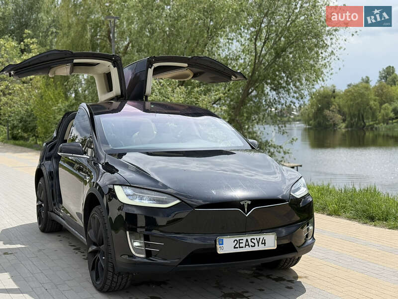 Позашляховик / Кросовер Tesla Model X 2017 в Києві