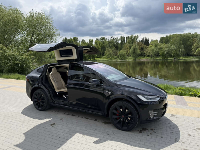 Позашляховик / Кросовер Tesla Model X 2017 в Києві
