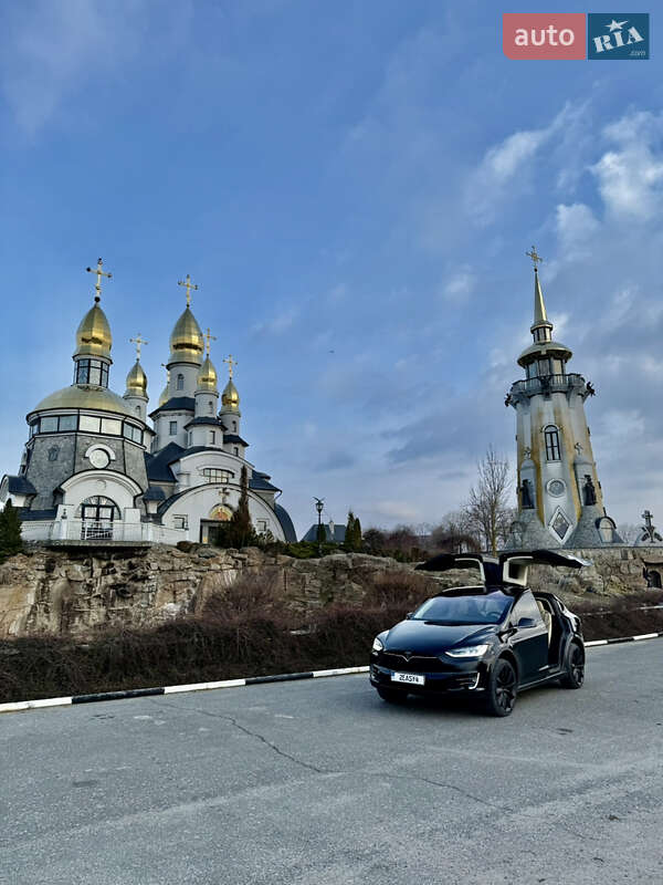 Позашляховик / Кросовер Tesla Model X 2017 в Києві