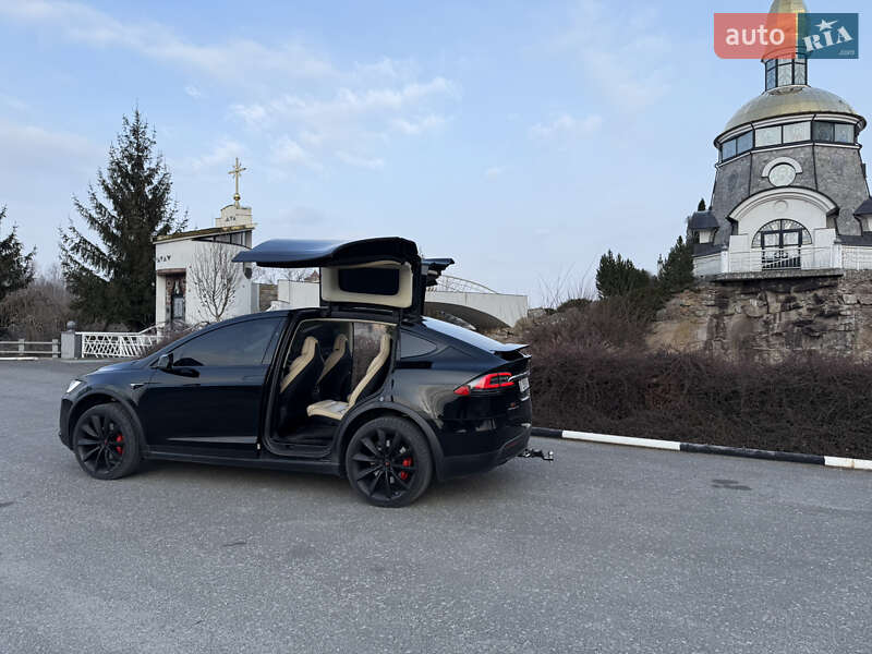 Позашляховик / Кросовер Tesla Model X 2017 в Києві