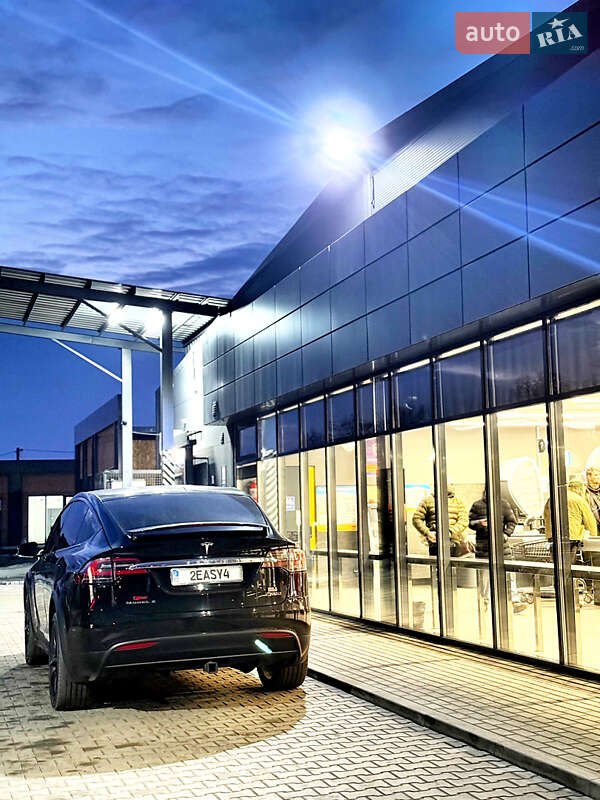 Позашляховик / Кросовер Tesla Model X 2017 в Києві