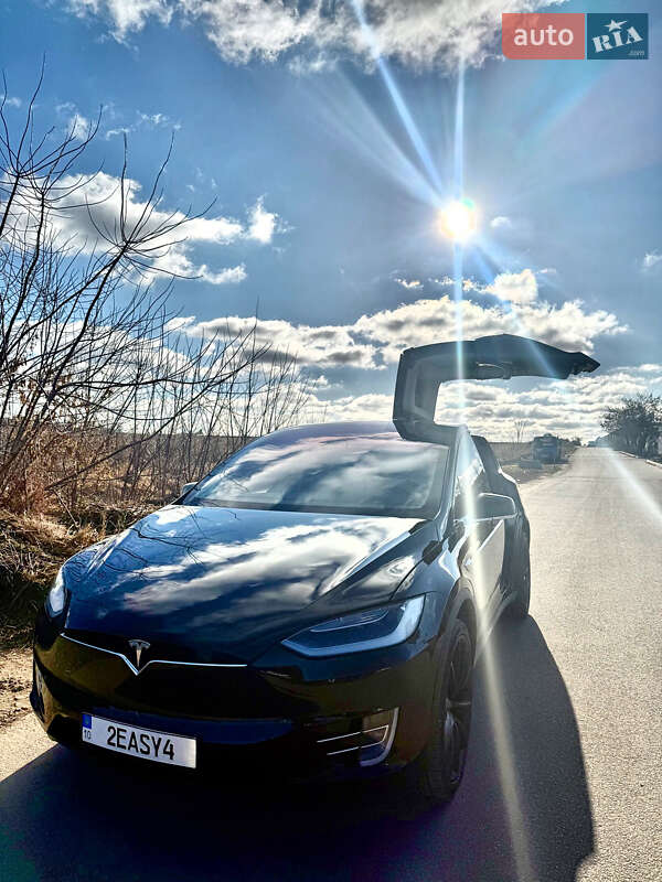 Позашляховик / Кросовер Tesla Model X 2017 в Києві