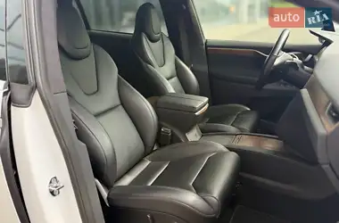 Tesla Model X 2019