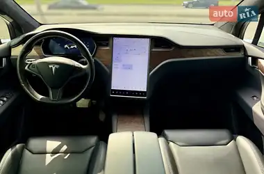 Tesla Model X 2019