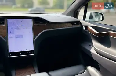 Tesla Model X 2019