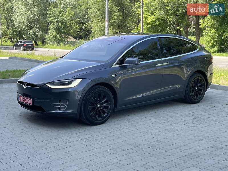Позашляховик / Кросовер Tesla Model X 2019 в Новояворівську