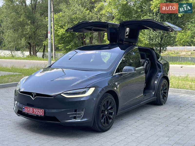 Позашляховик / Кросовер Tesla Model X 2019 в Новояворівську