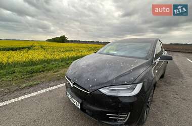 Позашляховик / Кросовер Tesla Model X 2017 в 
