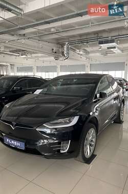 Позашляховик / Кросовер Tesla Model X 2017 в 