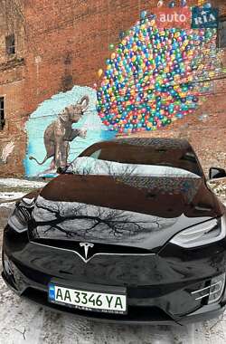 Позашляховик / Кросовер Tesla Model X 2017 в 