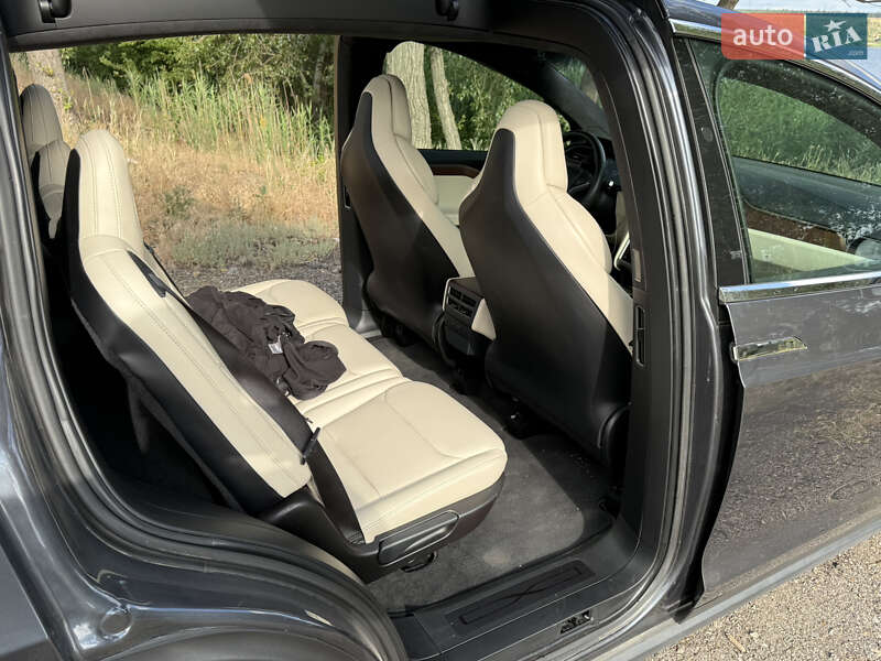 Внедорожник / Кроссовер Tesla Model X 2019 в Днепре