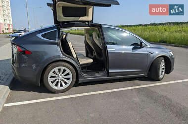 Позашляховик / Кросовер Tesla Model X 2018 в 