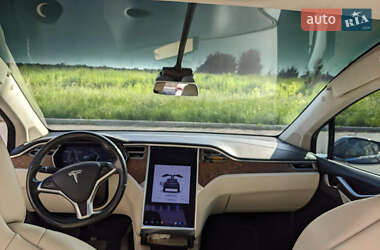 Позашляховик / Кросовер Tesla Model X 2018 в 