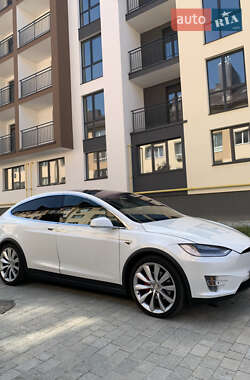 Позашляховик / Кросовер Tesla Model X 2015 в Львові
