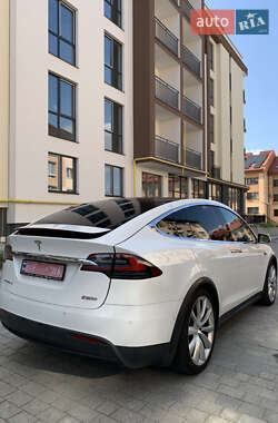 Внедорожник / Кроссовер Tesla Model X 2015 в 
