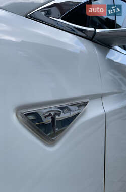Внедорожник / Кроссовер Tesla Model X 2015 в 
