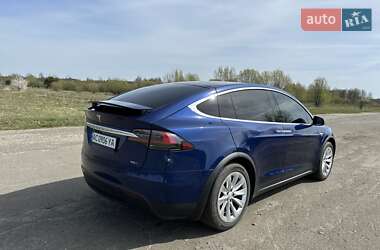 Позашляховик / Кросовер Tesla Model X 2016 в 