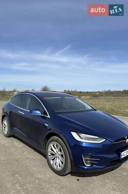 Позашляховик / Кросовер Tesla Model X 2016 в 