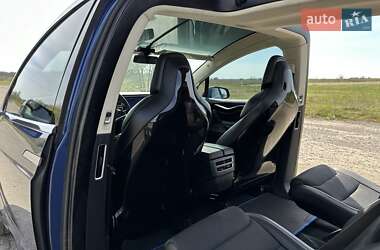 Позашляховик / Кросовер Tesla Model X 2016 в 