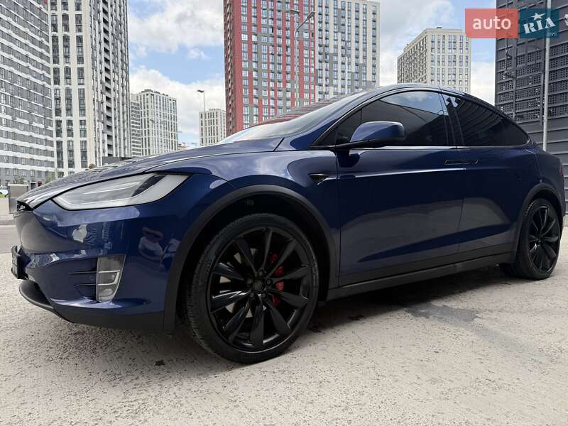 Позашляховик / Кросовер Tesla Model X 2019 в Києві