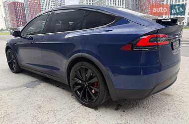 Позашляховик / Кросовер Tesla Model X 2019 в 