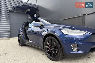Позашляховик / Кросовер Tesla Model X 2019 в 