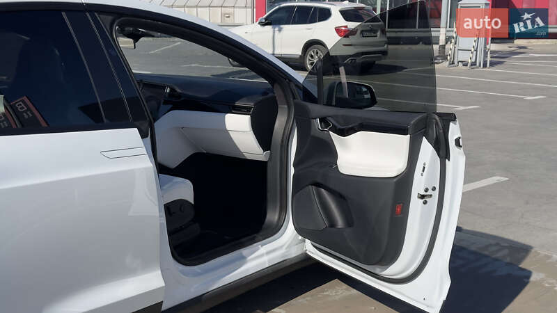 Позашляховик / Кросовер Tesla Model X 2019 в Києві