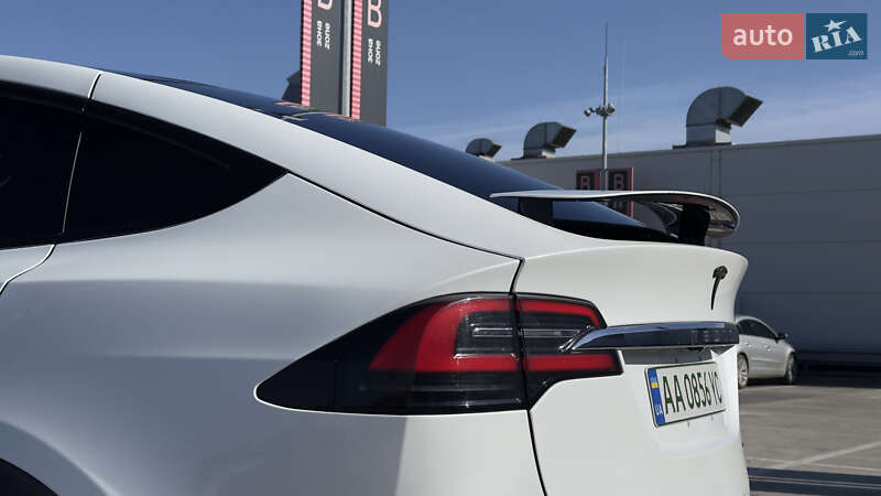 Позашляховик / Кросовер Tesla Model X 2019 в Києві