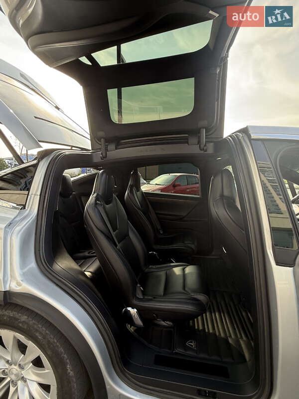 Внедорожник / Кроссовер Tesla Model X 2018 в Днепре фото 6 Внедорожник / Кроссовер Tesla Model X 2018 в Днепре